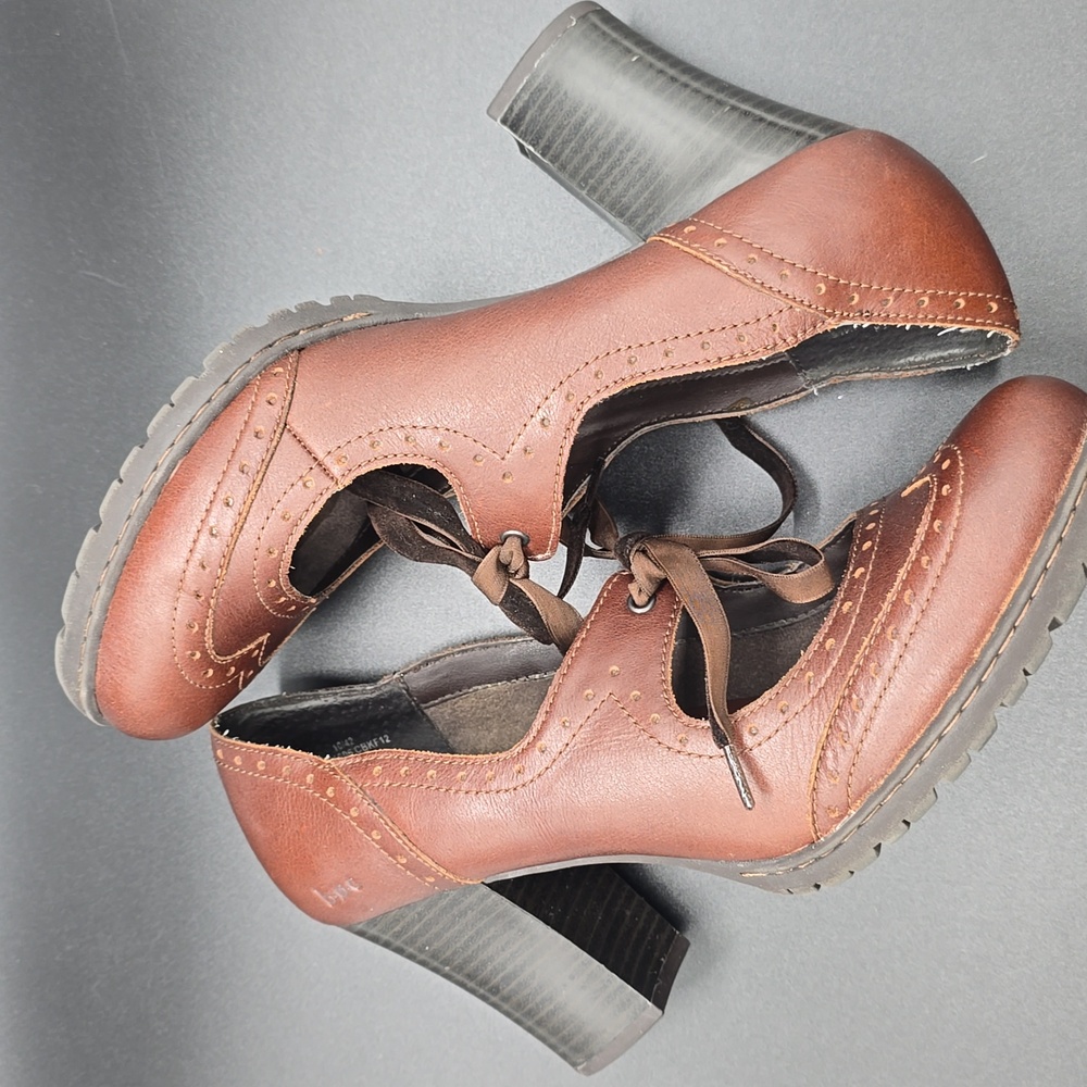 B.O.C. | Women's Shoes | Classic Brown | Lace-Up | Heeled Mary Janes | Size 10 - Picture 2 of 6